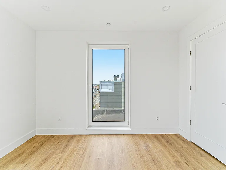 1035 Commonwealth Ave — Photo 92