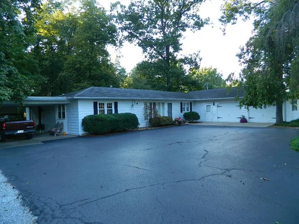 1077 County Road 1850 N, Fairfield, IL 62837