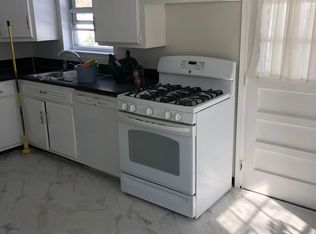 7 Edgewood Pl, Great Neck, NY 11024