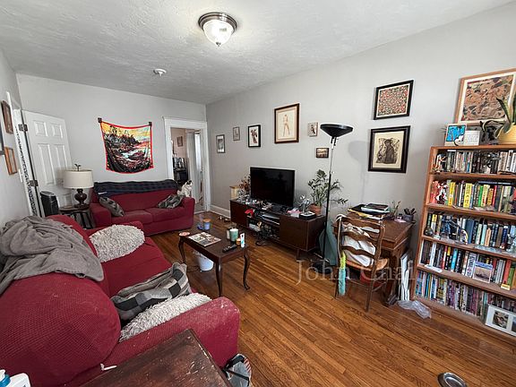 5th image of 29 Lourdes Ave APT 1