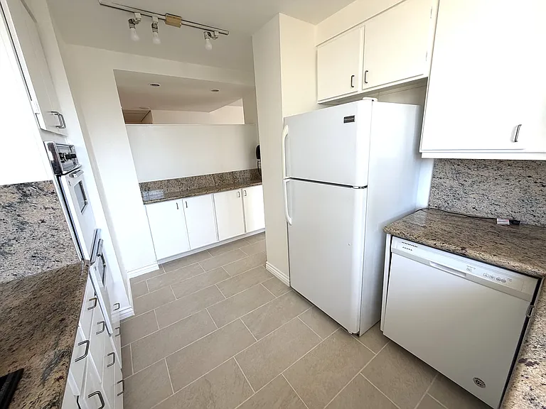 2160 Century Park E #1101 — Photo 18