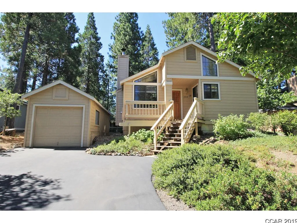 240 Mill Creek Cir photo 1