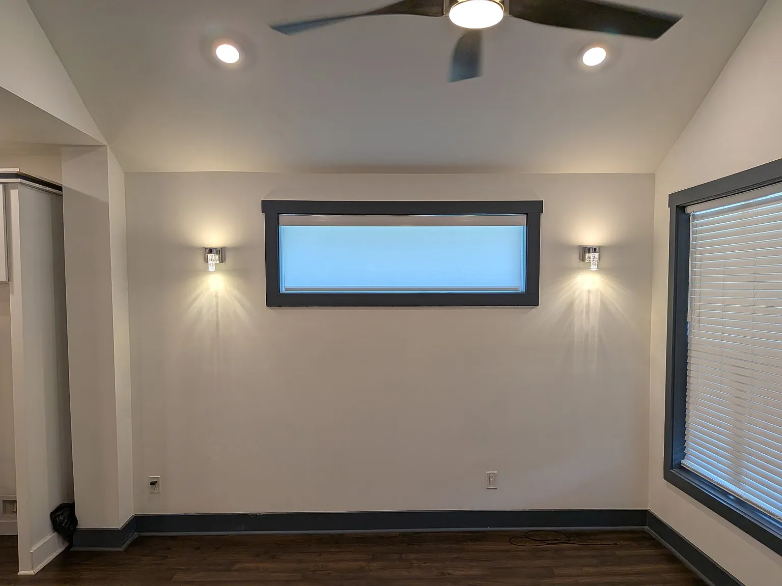 3 bed, 2.5 bath, 1876 sqft, $2,575 — Photo 3