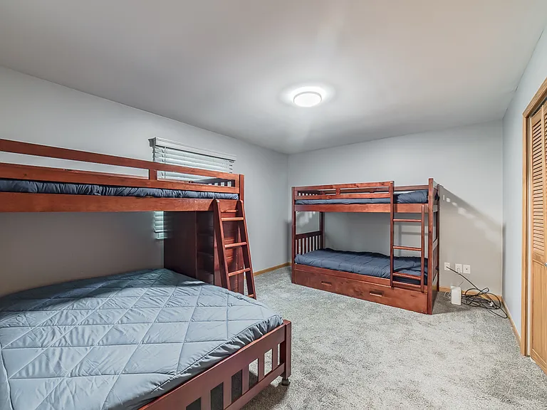 1034 Parkway Dr — Photo 23