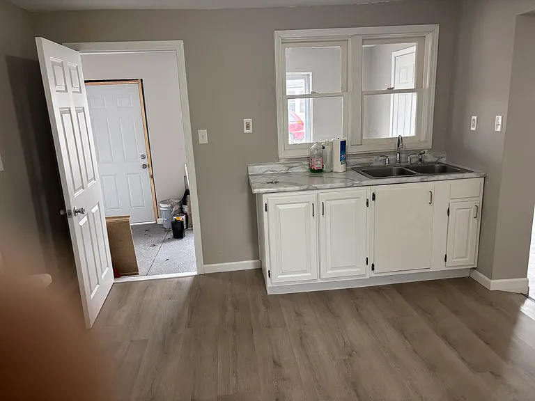 263 Koch St — Photo 7