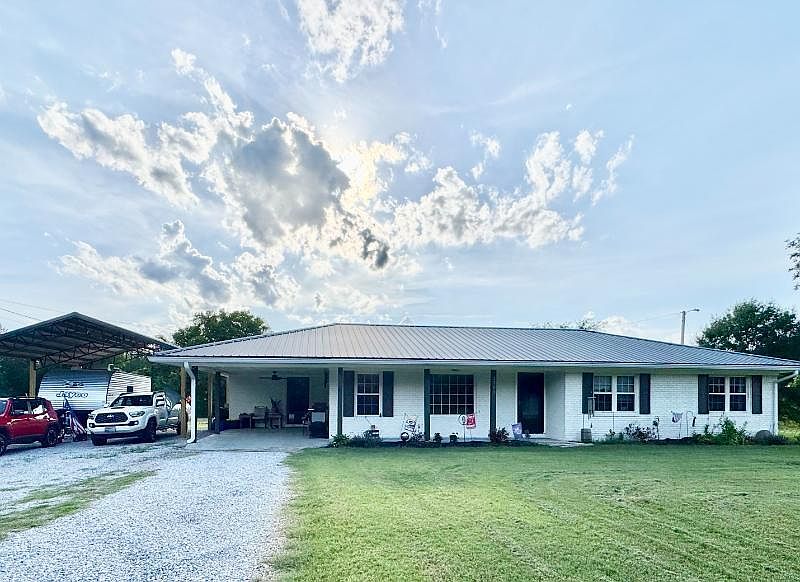 1st image of 2709 Countrywood Rd
