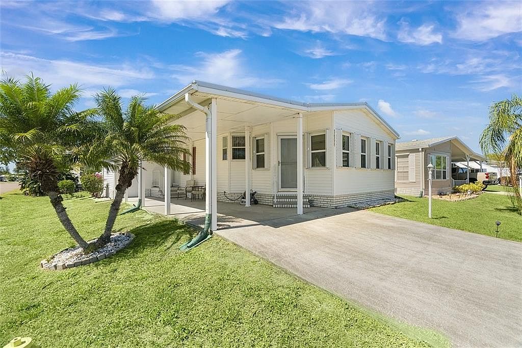 7698 Fox Hunter Circle, Micco, FL 32976 | Zillow