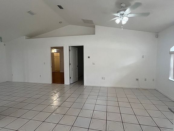 4th image of 5 Pine Haven Dr