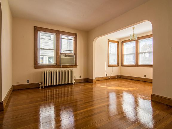 5th image of 254 Oakwood Ave