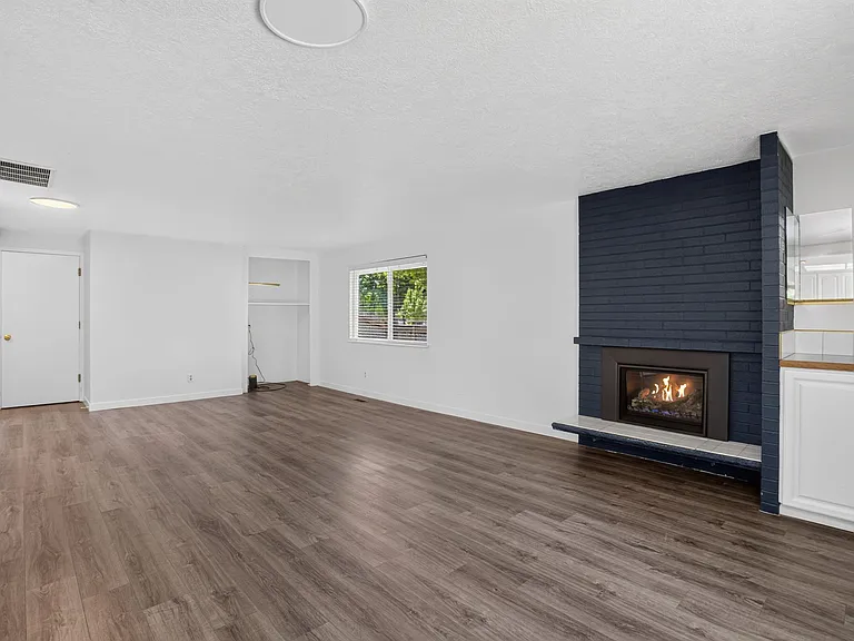 3470 NW Park View Dr — Photo 7