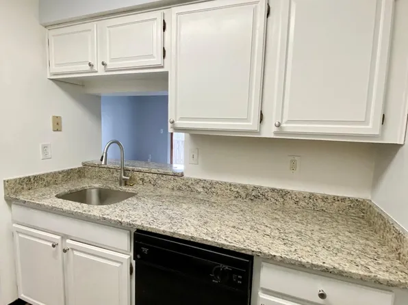 1208 Ravens Crest Dr, Plainsboro, NJ 08536