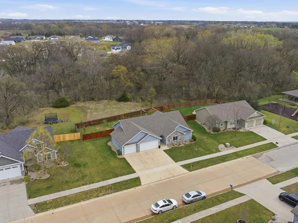 4573 Nature Ave, Manhattan, KS 66502