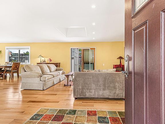 2nd image of 5105 Silver Lake Drive
