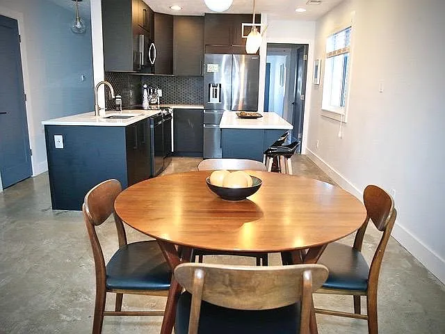 923 Monroe St — Photo 13