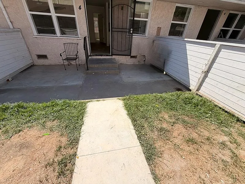 1615 Cherry Ave #4