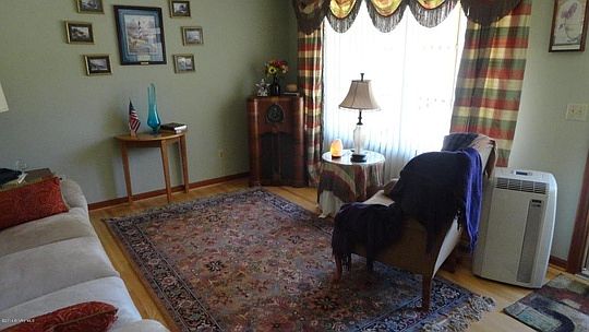 3rd image of 4335 Cumberland Dr
