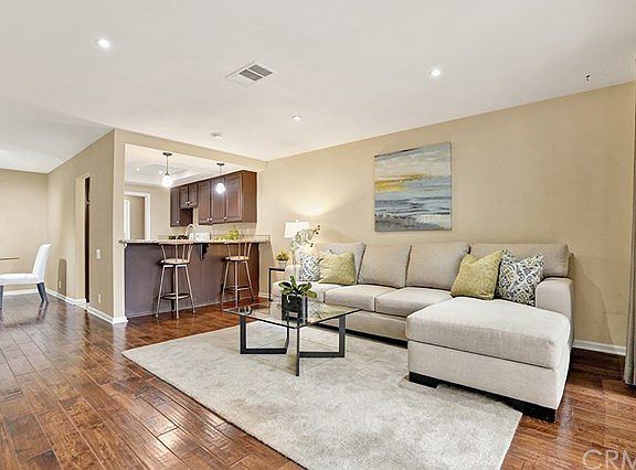 3rd image of 2215 Apricot Dr #2215