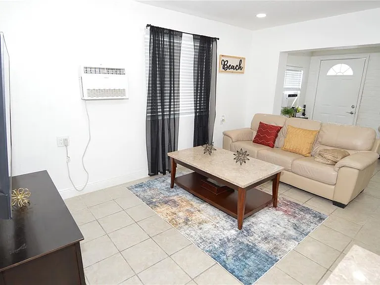 156 146th Ave E #B — Photo 17