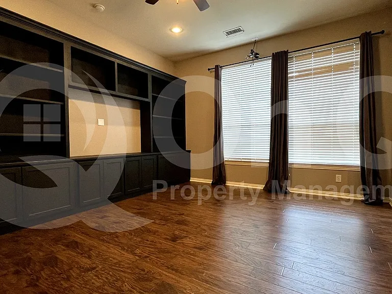 6798 Lee Meadow Dr — Photo 9