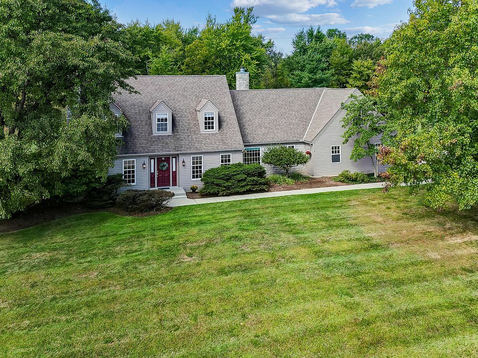 1st image of 14 Meadow Wood Dr