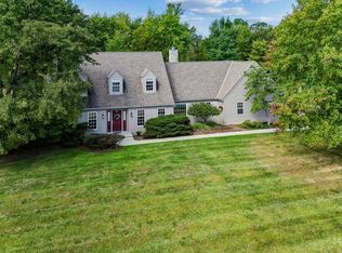 14 Meadow Wood Dr, Granville, OH 43023