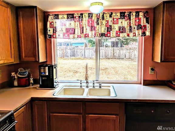 5th image of 5213 Brady Pl SE