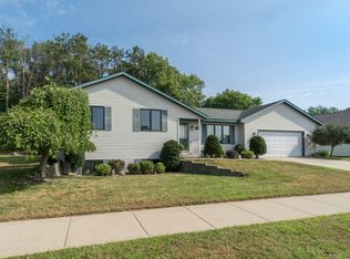 923 Packer Dr, Holmen, WI 54636