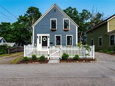 38 Castle St, East Greenwich, RI, 02818