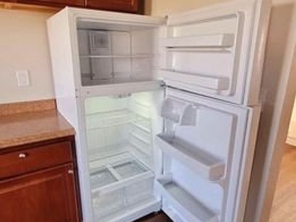 4th image of 556 Arizona St APT 18