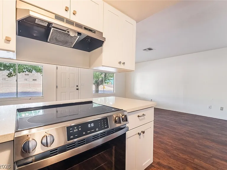 1611 E Harmon Ave #3 — Photo 18