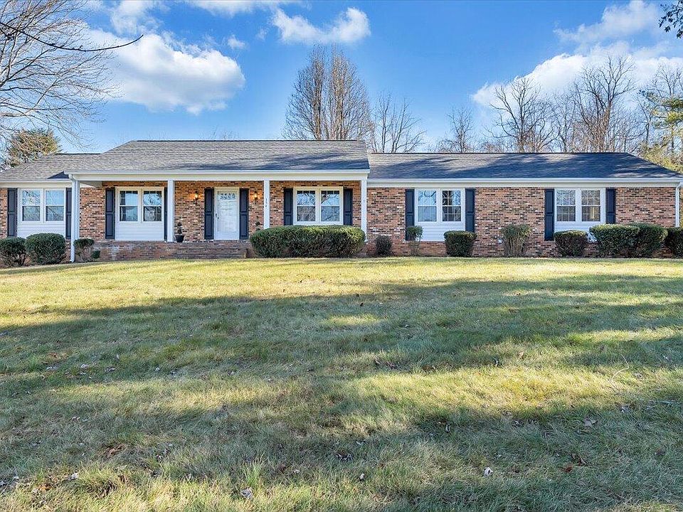 1st image of 354 Orchard Lake Dr