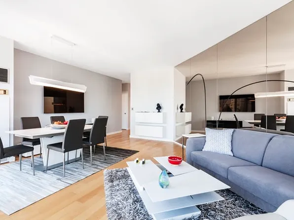 200 East 61st Street image 3 of 7