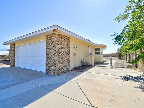 2nd image of 4516 Quartz Dr NE