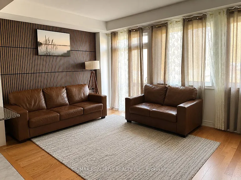 186 Closson Dr — Photo 4