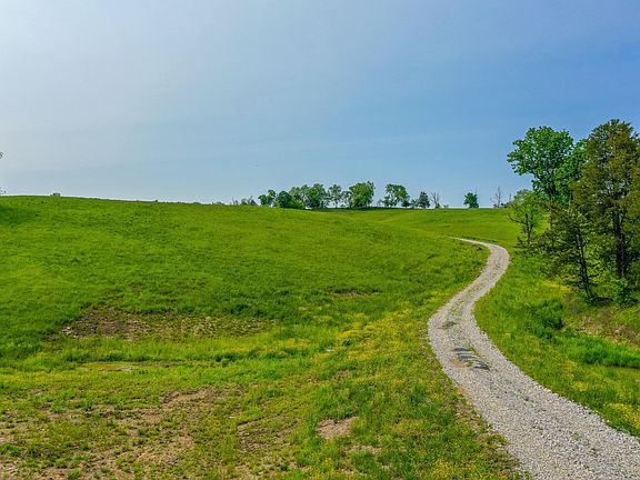 3rd image of 2021 Mill Creek Pike