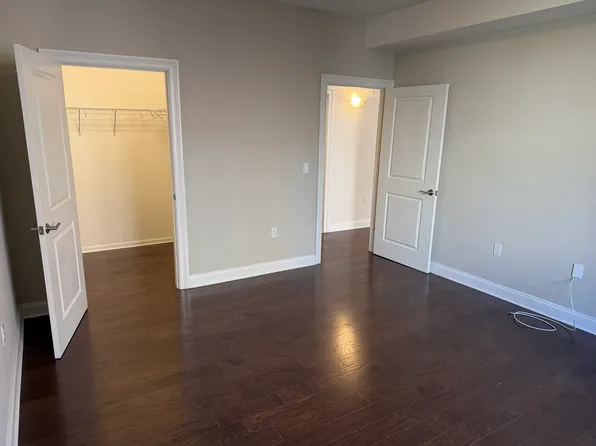 2001 Hudson Terrace image 7 of 16