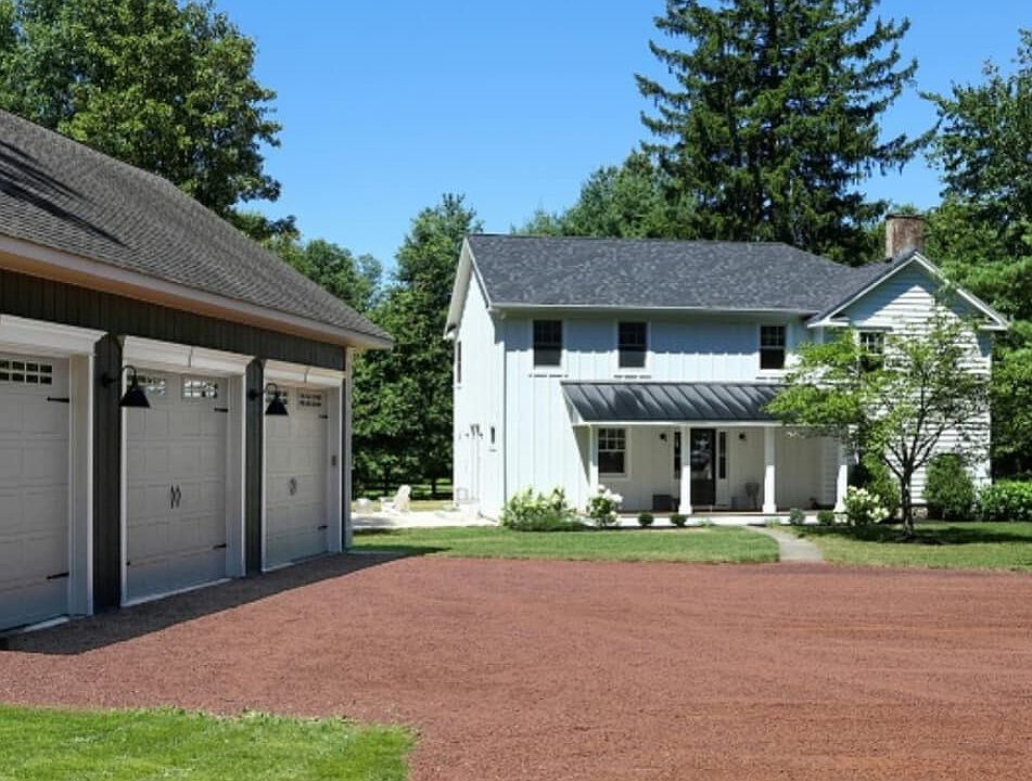 2nd image of 61 Oak Grove Rd