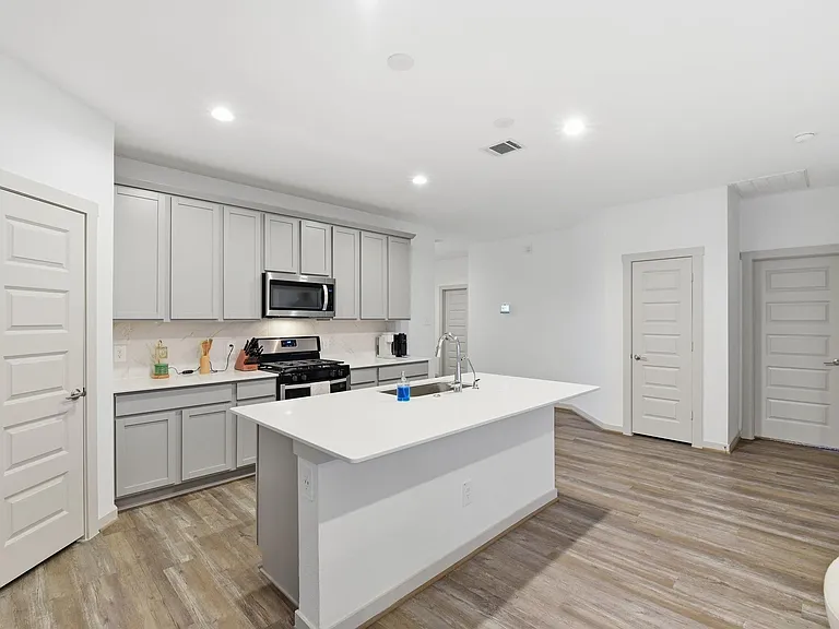19035 Denstone Cliff Way — Photo 6