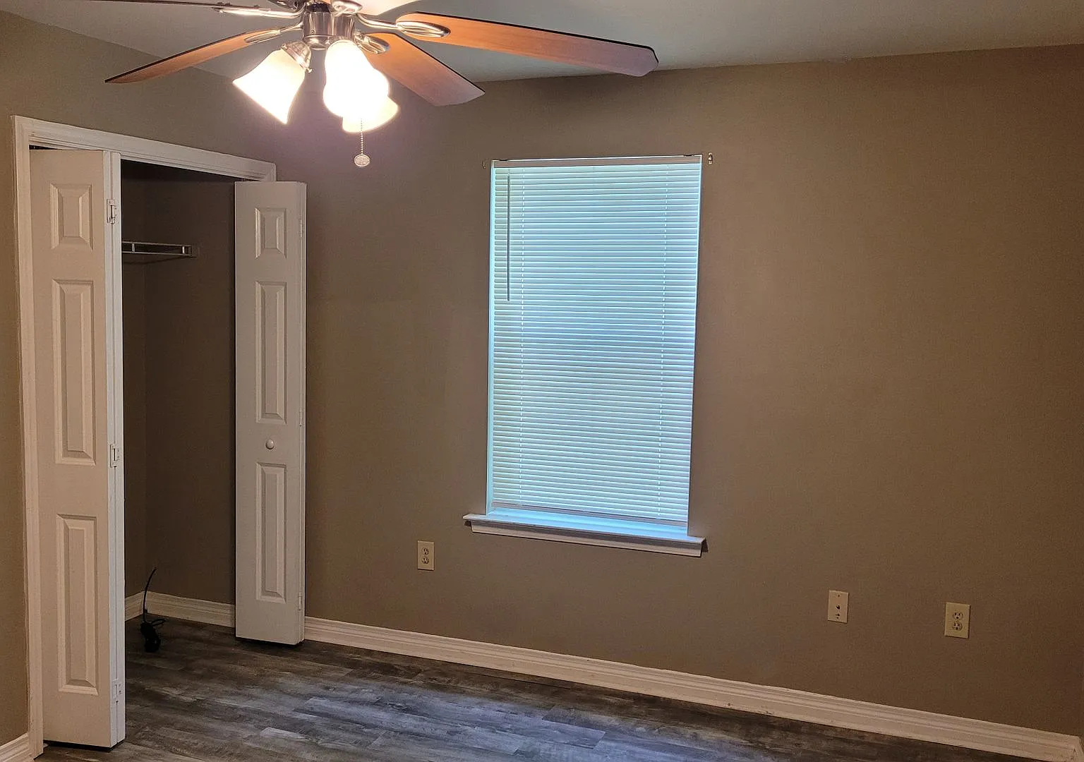 517 Lizardi St — Photo 3