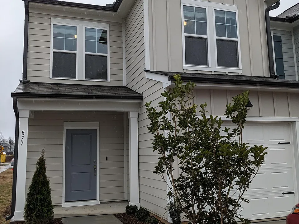 877 McKenzie Park Ter