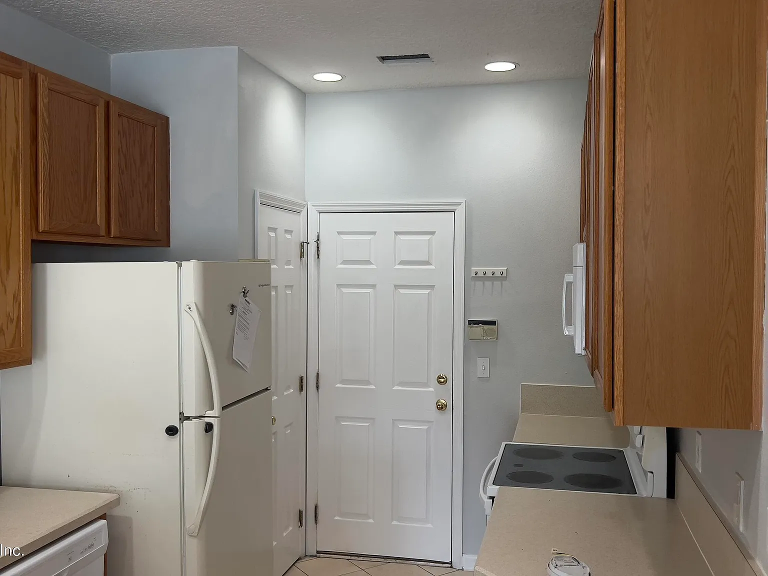 3 bed, 2.5 bath, 1439 sqft, $1,795 — Photo 3