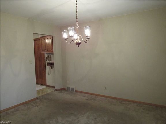 5th image of 2545 Belair Dr