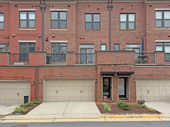 429 Kornblau Ter SE, Leesburg, VA 20175