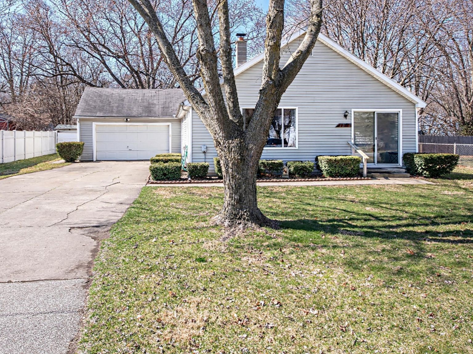 1362 Saint James St, Benton Harbor, MI 49022 Zillow