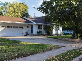 3602 68th St, Urbandale, IA 50322