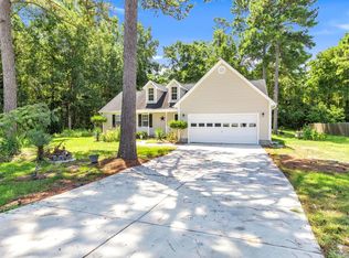 216 Molly Ct, Sneads Ferry, NC 28460