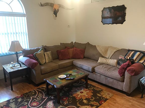 2nd image of 4544 NE 105th Pl
