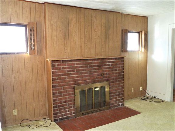 3rd image of 915 34th St