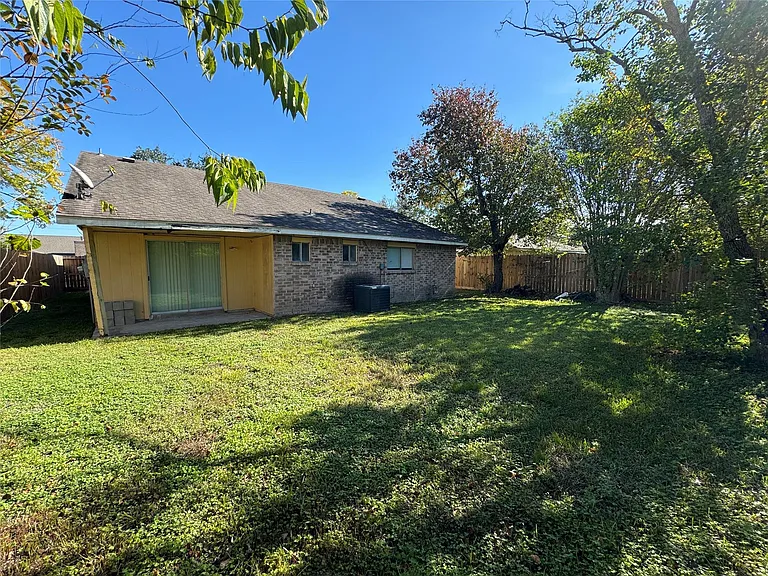 7430 Lobera Dr — Photo 16