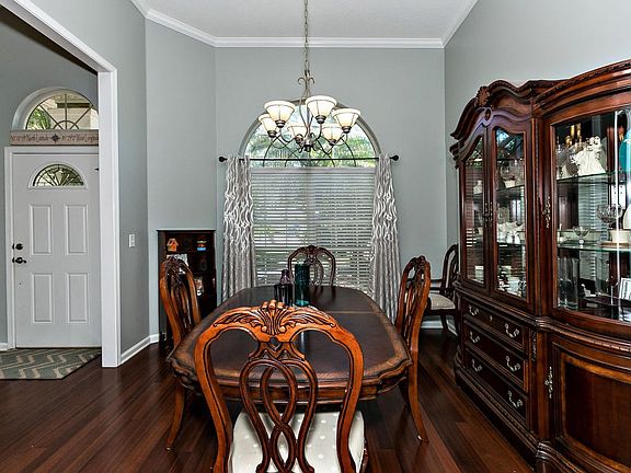 004_Dining Room
